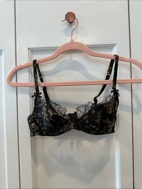 Agent Provocateur Bra 34B gold and black with black Chantilly lace cup trim bows
